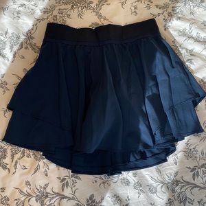 lululemon court rival skirt - size 4 (navy)